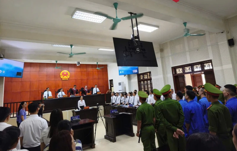 Bắt đầu xét xử bị cáo Bùi Đình Khánh và đồng bọn khiến Thiếu tá Công an hy sinh Bắt đầu xét xử bị cáo Bùi Đình Khánh và đồng bọn khiến Thiếu tá Công an hy sinh