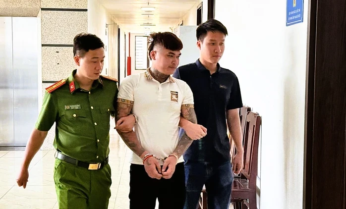 Bắt, di lý đối tượng có 2 lệnh truy nã trốn sang Campuchia Bắt, di lý đối tượng có 2 lệnh truy nã trốn sang Campuchia
