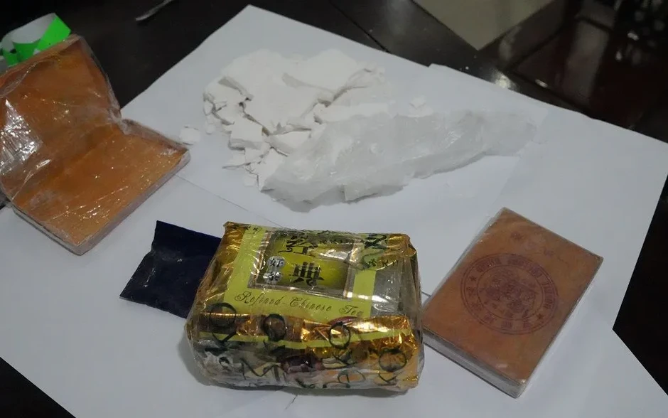 Bắt đối tượng 64 tuổi mua bán ma túy, thu 2 bánh heroin và 1kg ma túy đá