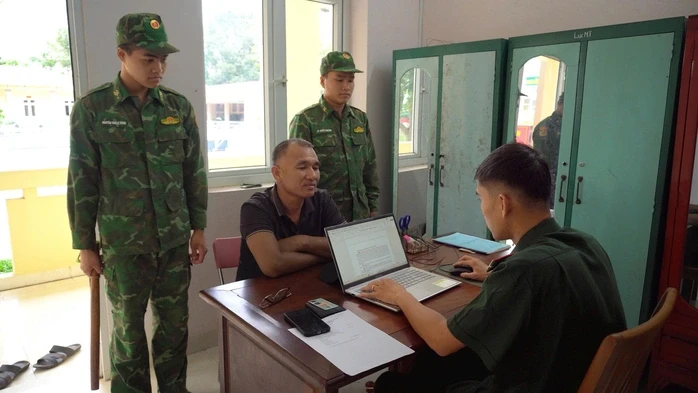 Bắt đối tượng đang bị Công an TP Hà Nội truy tìm ngay khu vực biên giới Tây Ninh Bắt đối tượng đang bị Công an TP Hà Nội truy tìm ngay khu vực biên giới Tây Ninh