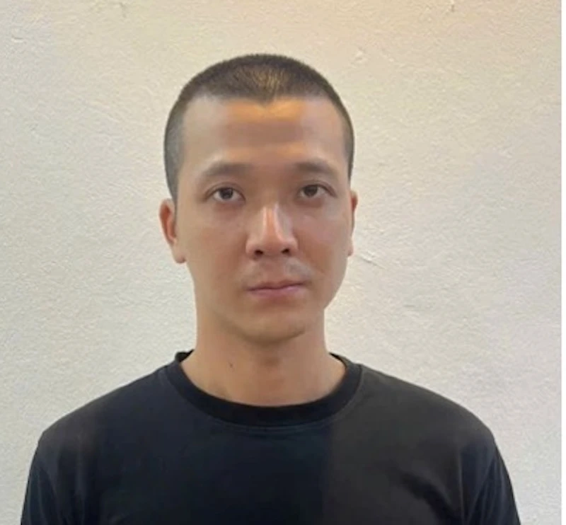 Bắt đối tượng dùng dao đe doạ hai vợ chồng trả 700 nghìn đồng tại bến xe buýt Bắt đối tượng dùng dao đe doạ hai vợ chồng trả 700 nghìn đồng tại bến xe buýt