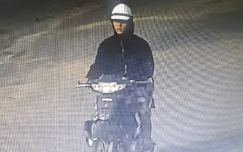 Bắt đối tượng gây nhiều vụ cướp giật sau 4 giờ nhận tin báo Bắt đối tượng gây nhiều vụ cướp giật sau 4 giờ nhận tin báo