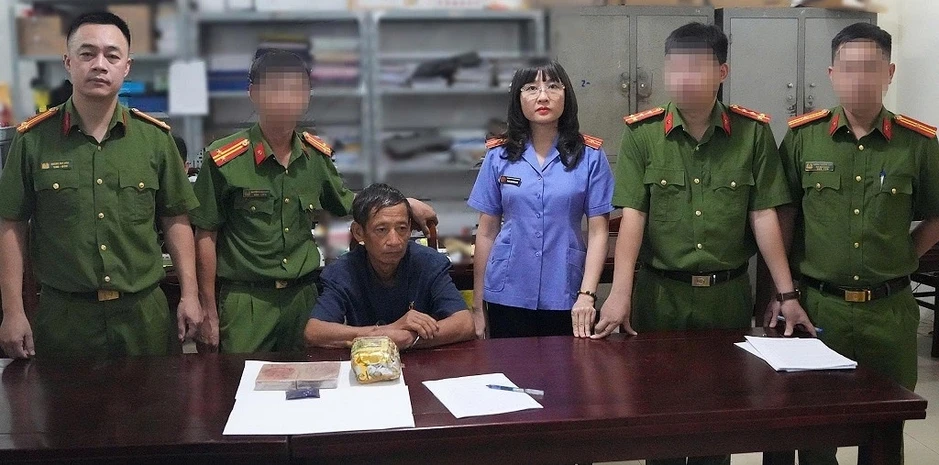 Bắt đối tượng mua bán ma túy số lượng lớn tại Nghệ An Bắt đối tượng mua bán ma túy số lượng lớn tại Nghệ An