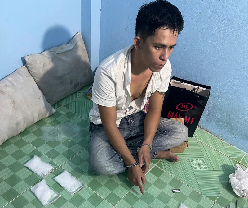 Bắt đối tượng mua bán, tàng trữ trái phép gần 1kg ma túy ở đặc khu Phú Quốc Bắt đối tượng mua bán, tàng trữ trái phép gần 1kg ma túy ở đặc khu Phú Quốc