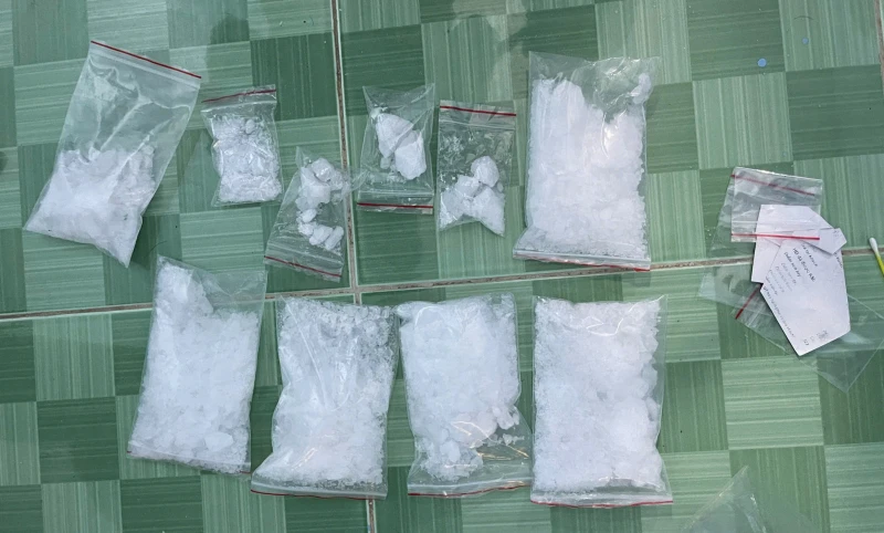 Bắt đối tượng mua bán, tàng trữ trái phép gần 1kg ma túy ở đặc khu Phú Quốc Bắt đối tượng mua bán, tàng trữ trái phép gần 1kg ma túy ở đặc khu Phú Quốc