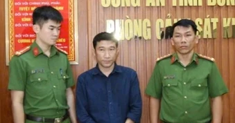 Bắt giam 2 kẻ đổ hơn 500 tấn da bò phế thải ở Đồng Nai