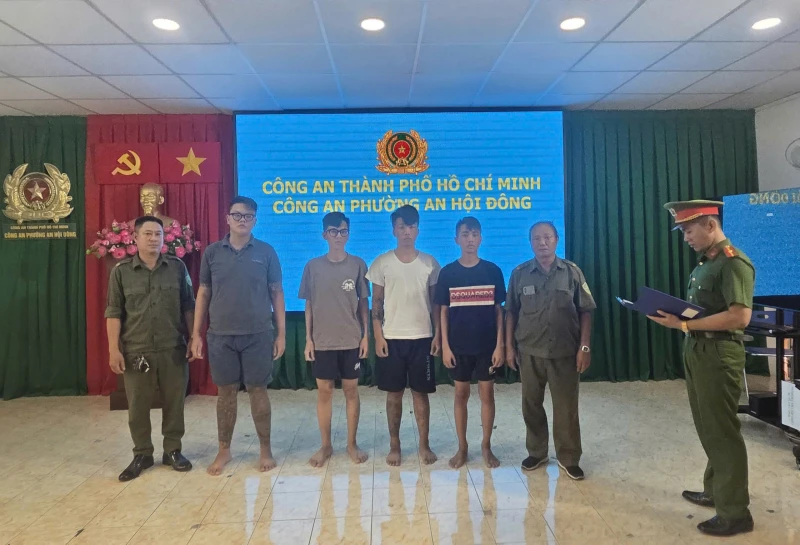Bắt giam 22 đối tượng trong vụ hỗn chiến từ mâu thuẫn, thách thức qua mạng Bắt giam 22 đối tượng trong vụ hỗn chiến từ mâu thuẫn, thách thức qua mạng