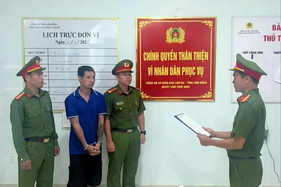 Bắt giam con rể dùng dao bầu tấn công gia đình vợ tại Lâm Hà Bắt giam con rể dùng dao bầu tấn công gia đình vợ tại Lâm Hà