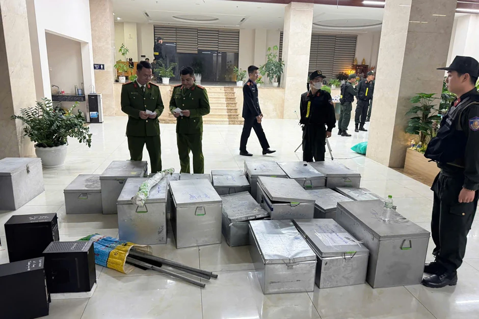 Bắt Giám đốc Công ty Quan Minh Bắt Giám đốc Công ty Quan Minh