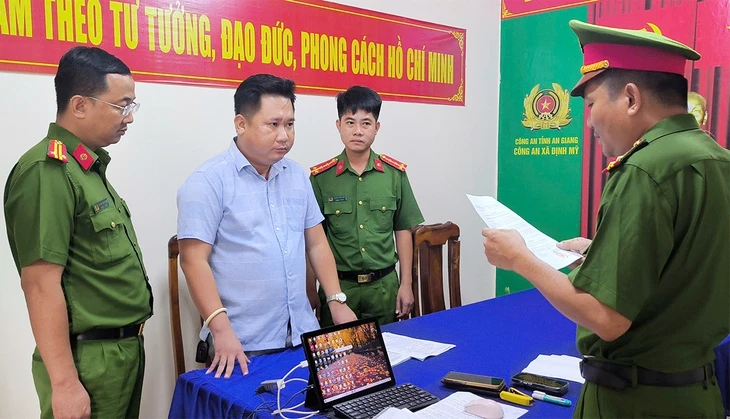 Bắt giám đốc một công ty ở An Giang lừa đảo chiếm đoạt trên 3,5 tỉ đồng Bắt giám đốc một công ty ở An Giang lừa đảo chiếm đoạt trên 3,5 tỉ đồng