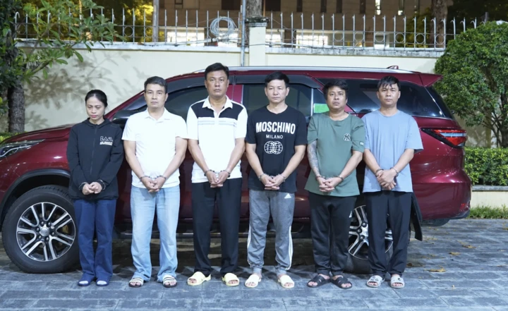 Bắt giám đốc và 5 nhân viên công ty mua bán nợ ở TP.HCM Bắt giám đốc và 5 nhân viên công ty mua bán nợ ở TP.HCM