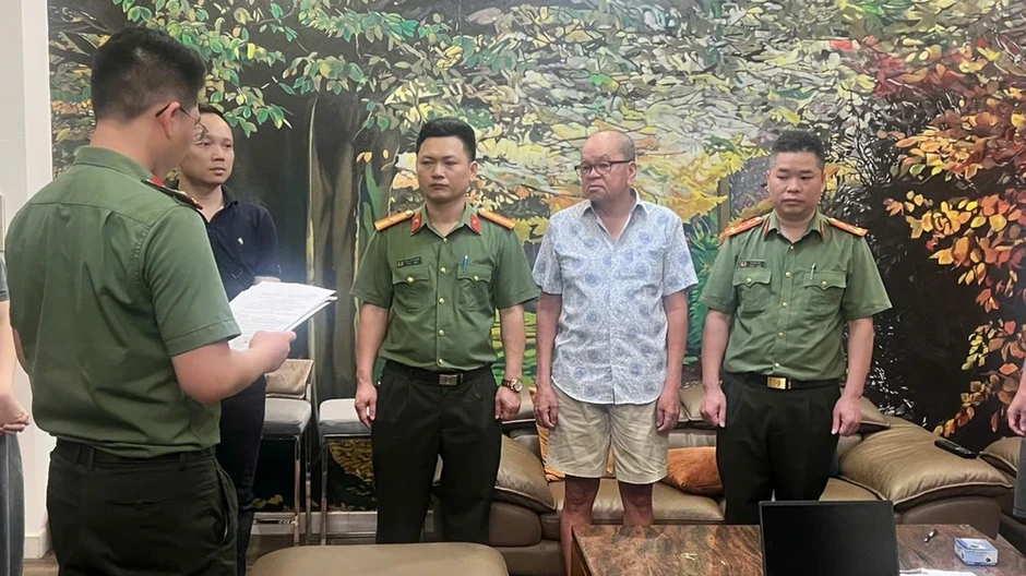Bắt giam giám đốc doanh nghiệp, thu giữ gần 100 tấn quặng phóng xạ Bắt giam giám đốc doanh nghiệp, thu giữ gần 100 tấn quặng phóng xạ