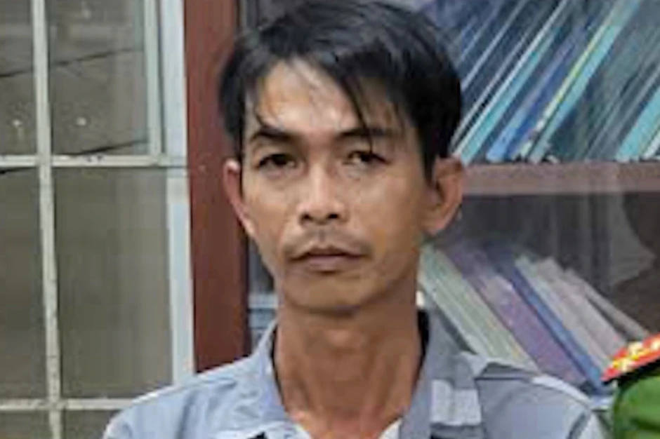 Bắt giam kẻ dùng sổ đỏ giả lừa bán 6.000m2 đất ở Phú Quốc Bắt giam kẻ dùng sổ đỏ giả lừa bán 6.000m2 đất ở Phú Quốc