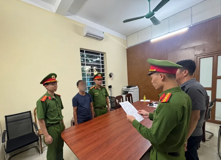 Bắt giam người đàn ông dâm ô 2 bé gái trong đêm Trung thu Bắt giam người đàn ông dâm ô 2 bé gái trong đêm Trung thu