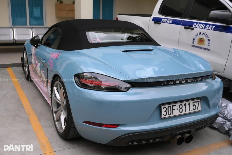 Bắt giam thanh niên lái Porsche "biểu diễn" drift ở TPHCM Bắt giam thanh niên lái Porsche "biểu diễn" drift ở TPHCM