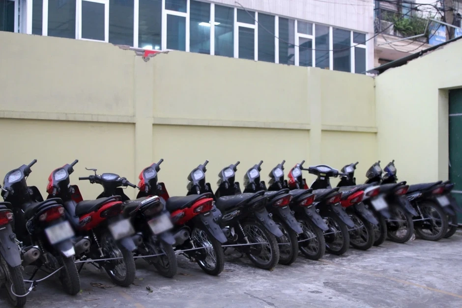 Bắt giữ 3 đối tượng trộm cắp xe máy tại Nghệ An Bắt giữ 3 đối tượng trộm cắp xe máy tại Nghệ An