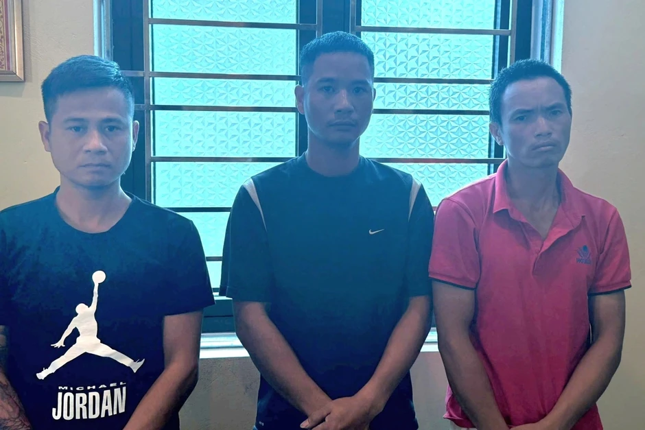 Bắt giữ 3 đối tượng trộm nhịp cầu đá cổ, thu hồi toàn bộ hiện vật Bắt giữ 3 đối tượng trộm nhịp cầu đá cổ, thu hồi toàn bộ hiện vật