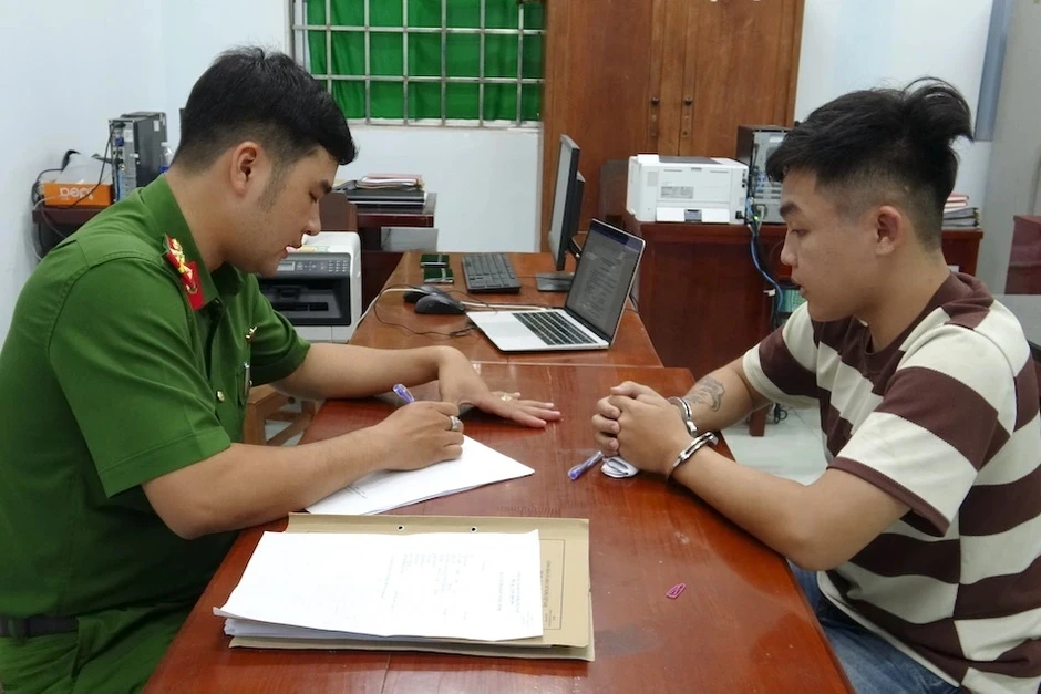 Bắt giữ 3 nghi phạm trong vụ dùng súng cao su bắn người Bắt giữ 3 nghi phạm trong vụ dùng súng cao su bắn người