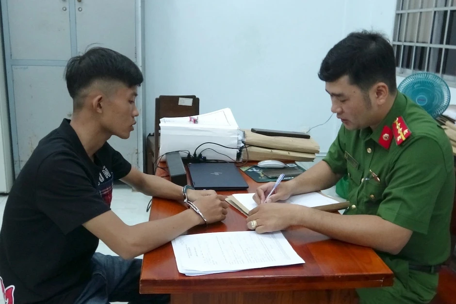 Bắt giữ 3 nghi phạm trong vụ dùng súng cao su bắn người Bắt giữ 3 nghi phạm trong vụ dùng súng cao su bắn người
