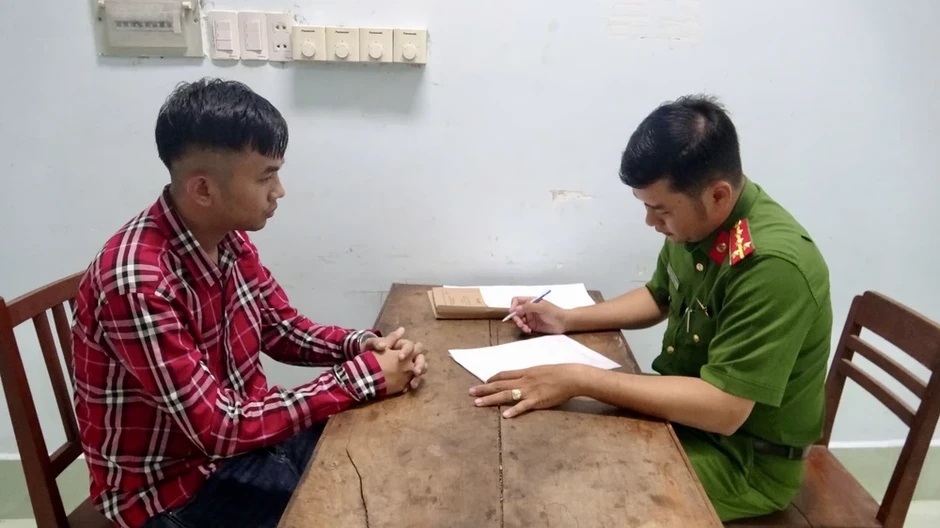 Bắt giữ 3 nghi phạm vụ dùng súng cao su, dao tấn công người tại Đồng Tháp Bắt giữ 3 nghi phạm vụ dùng súng cao su, dao tấn công người tại Đồng Tháp