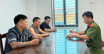 Bắt giữ 3 người cá cược trận Anh - Argentina