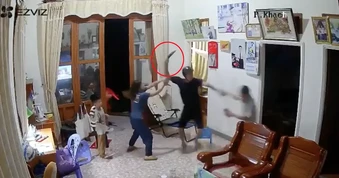 Bắt giữ con rể xông vào nhà chém cha mẹ vợ