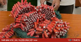 Bắt giữ đối tượng buôn bán pháo nổ trái phép
