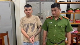 Bắt giữ đối tượng chém 3 người trong quán ăn đêm