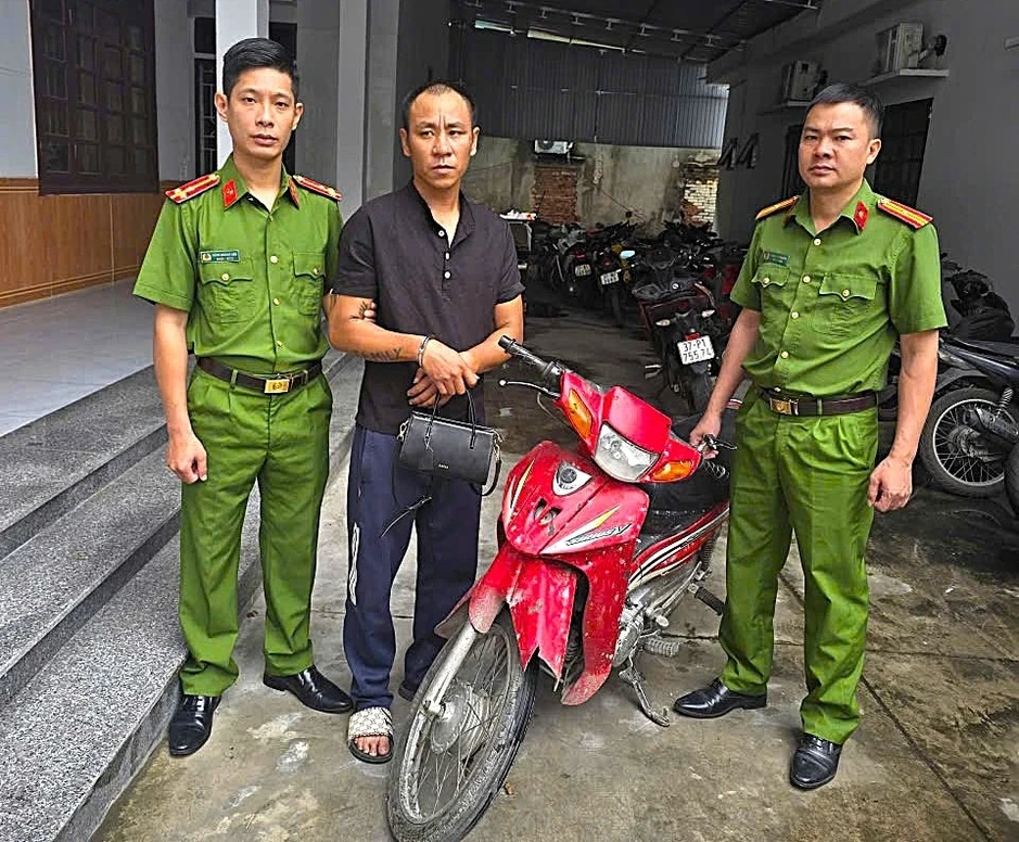 Bắt giữ đối tượng có 8 tiền án, tiền sự tiếp tục cướp giật tài sản