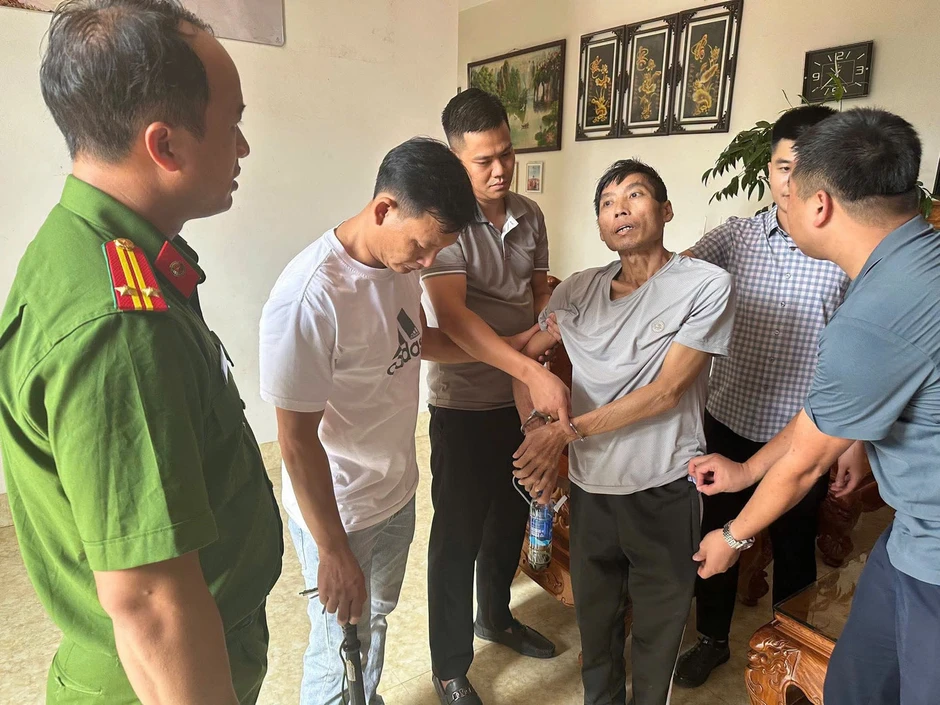 Bắt giữ đối tượng giết người trốn khỏi trại giam Bắt giữ đối tượng giết người trốn khỏi trại giam
