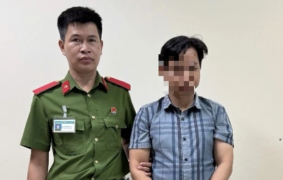 Bắt giữ đối tượng sử dụng giấy tờ giả để lừa đảo ở Cần Thơ Bắt giữ đối tượng sử dụng giấy tờ giả để lừa đảo ở Cần Thơ