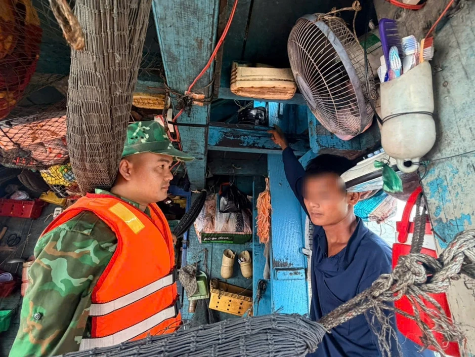 Bắt giữ đối tượng tàng trữ trái phép chất ma túy trên tàu cá
