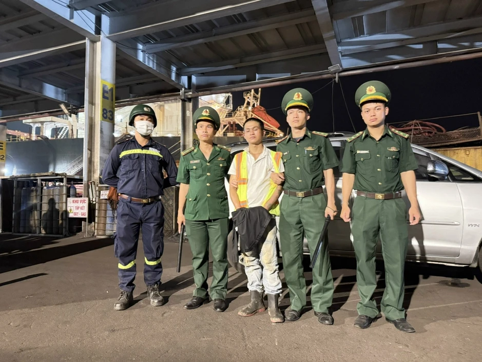 Bắt giữ đối tượng tàng trữ trái phép chất ma túy