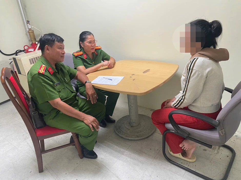 Bắt giữ đối tượng truy nã lẩn trốn tại Lào, đưa thiếu nữ bị hại về nước
