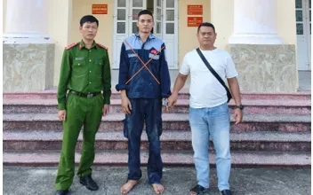 Bắt giữ đối tượng truy nã ma túy khi đang lẩn trốn tại Ninh Bình Bắt giữ đối tượng truy nã ma túy khi đang lẩn trốn tại Ninh Bình