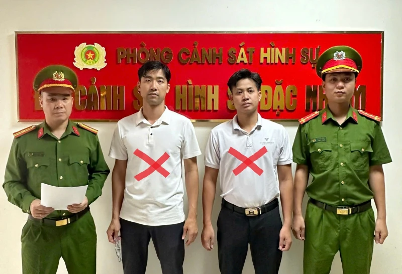 Bắt giữ giám đốc, phó giám đốc công ty truyền thông cưỡng đoạt tài sản Bắt giữ giám đốc, phó giám đốc công ty truyền thông cưỡng đoạt tài sản