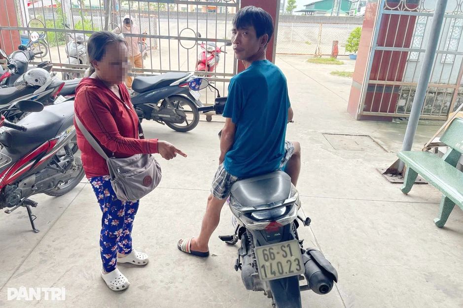 Bắt giữ kẻ cắt dán vé số, lừa người bán dạo ở Tây Ninh Bắt giữ kẻ cắt dán vé số, lừa người bán dạo ở Tây Ninh