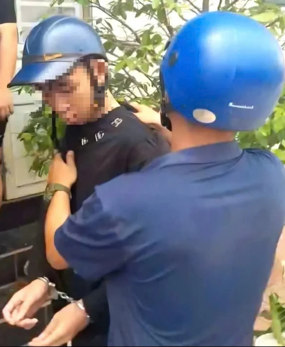 Bắt giữ nam thiếu niên đâm 1 học sinh trên đường đi học về Bắt giữ nam thiếu niên đâm 1 học sinh trên đường đi học về