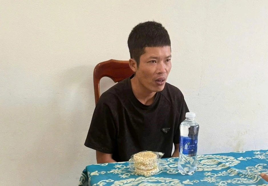 Bắt giữ nghi phạm đâm chết bạn nhậu rồi trốn vào rừng Bắt giữ nghi phạm đâm chết bạn nhậu rồi trốn vào rừng