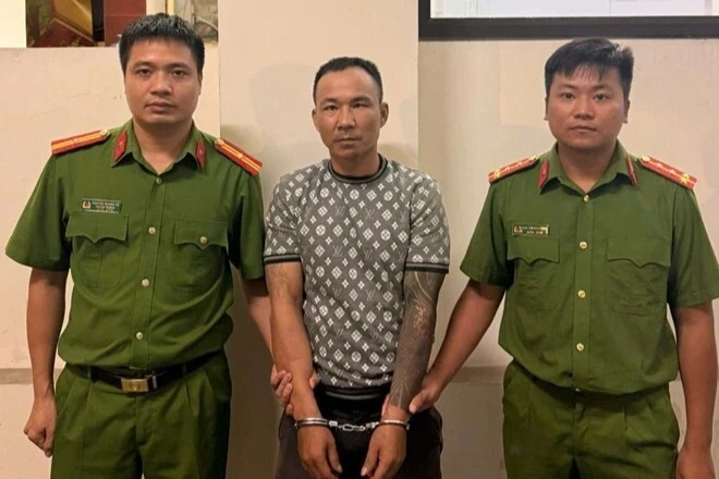 Bắt giữ nghi phạm sát hại người phụ nữ trước khách sạn ở Hải Phòng Bắt giữ nghi phạm sát hại người phụ nữ trước khách sạn ở Hải Phòng