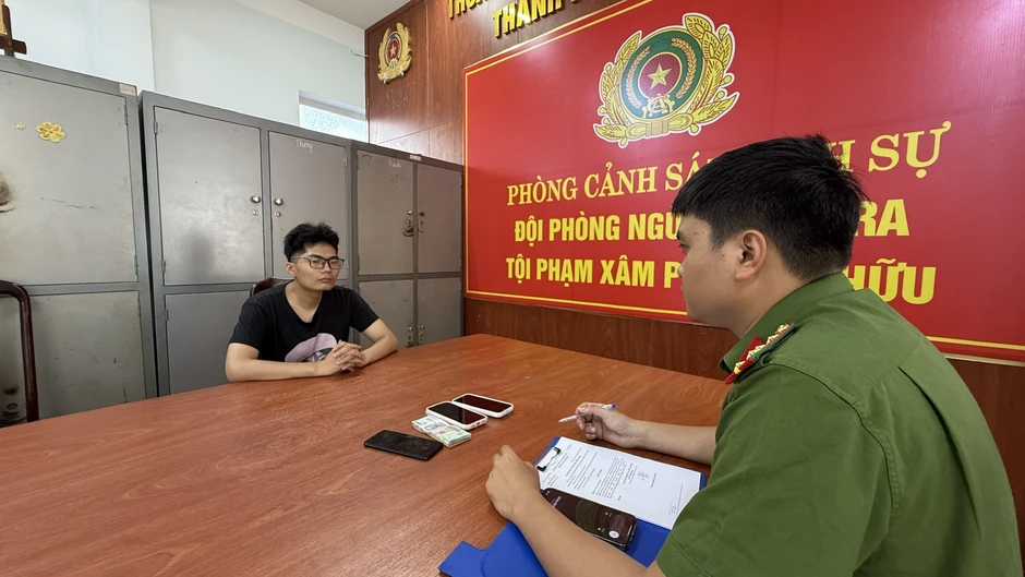 Bắt giữ nghi phạm trộm vàng của em gái người yêu Bắt giữ nghi phạm trộm vàng của em gái người yêu