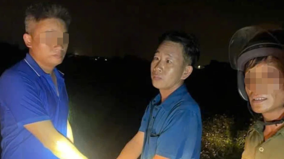 Bắt giữ người đàn ông sát hại vợ cũ Bắt giữ người đàn ông sát hại vợ cũ