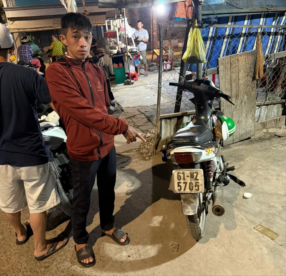 Bắt giữ người đàn ông trộm hàng loạt điện thoại, máy tính tại TP.HCM Bắt giữ người đàn ông trộm hàng loạt điện thoại, máy tính tại TP.HCM