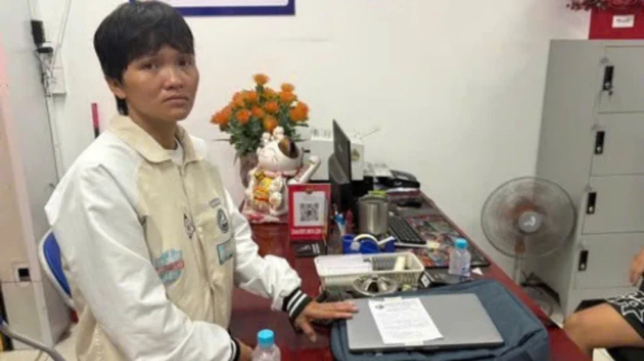 Bắt giữ người giúp việc trộm 20 laptop của công ty ở TP.HCM Bắt giữ người giúp việc trộm 20 laptop của công ty ở TP.HCM
