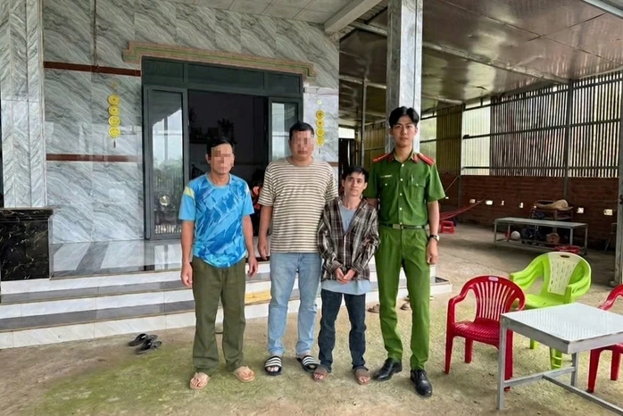 Bắt giữ nhân viên quán ăn chém đồng nghiệp trọng thương rồi bỏ trốn