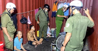 Bắt giữ nhiều nhân viên bảo vệ chung cư dương tính ma túy