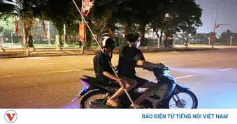 Bắt giữ nhóm thanh thiếu niên mang hung khí gây rối trật tự công cộng ở Hà Nội