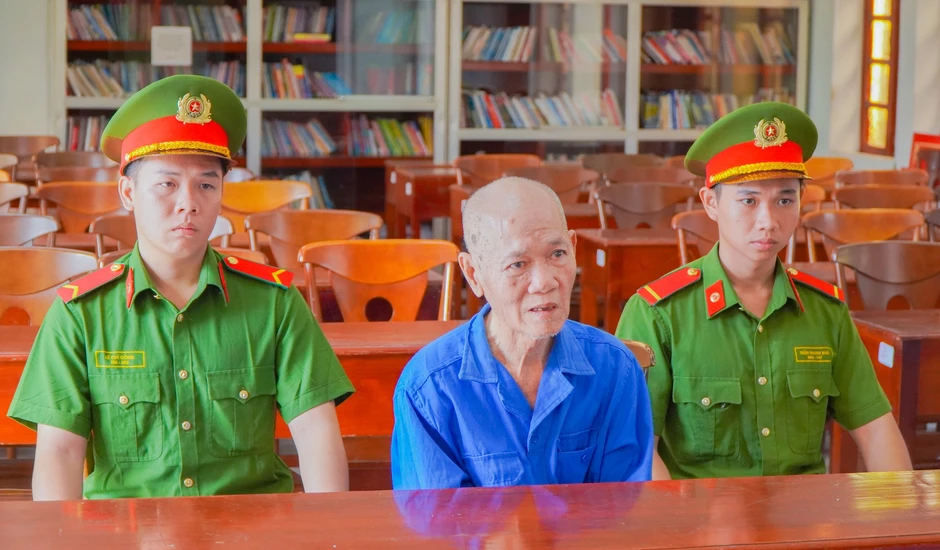 Bắt giữ Trần Hoàng Minh 68 tuổi lúc 16 giờ 30 Bắt giữ Trần Hoàng Minh 68 tuổi lúc 16 giờ 30
