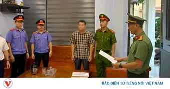 Bắt hiệu trưởng trường tiểu học ở Quảng Bình vì nghi án nhận hối lộ
