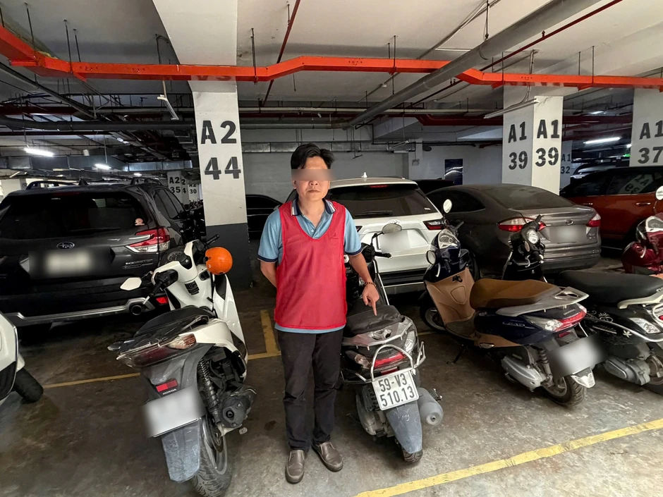 Bắt kẻ cướp giật vé số của người đàn ông tàn tật ở TPHCM Bắt kẻ cướp giật vé số của người đàn ông tàn tật ở TPHCM